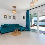 Villa Luxury Klara With Heated Pool, Near Airport&zadar