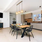 Villa Luxury Klara With Heated Pool, Near Airport&zadar
