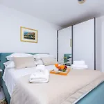 Luxury Klara With Heated Pool, Near Airport&zadar * Murvica (Policnik)