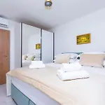 Luxury Klara With Heated Pool, Near Airport&zadar Villa
