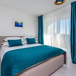 Villa Luxury Klara With Heated Pool, Near Airport&zadar *