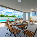 Luxury Klara With Heated Pool, Near Airport&zadar Villa Murvica (Policnik)
