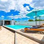 Luxury Klara With Heated Pool, Near Airport&zadar * Murvica (Policnik)