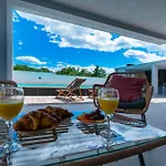 Luxury Klara With Heated Pool, Near Airport&zadar * Murvica (Policnik)
