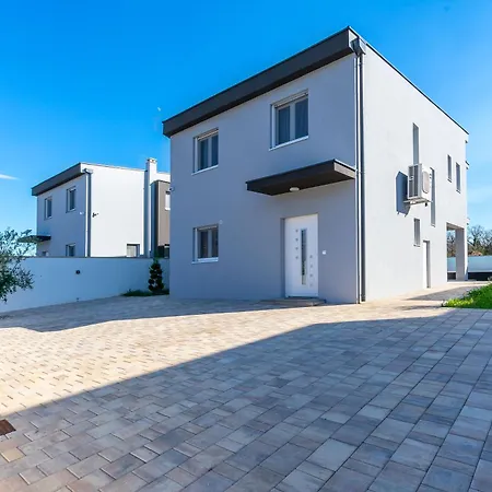 빌라 Luxury Klara With Heated Pool, Near Airport&zadar *