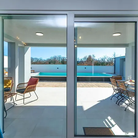 Villa Luxury Klara With Heated Pool, Near Airport&zadar *