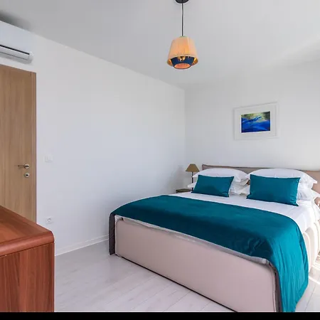 Luxury Klara With Heated Pool, Near Airport&zadar Willa