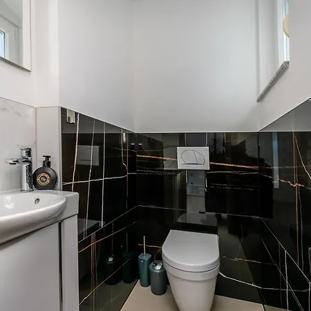 Luxury Klara With Heated Pool, Near Airport&zadar Villa Murvica (Policnik)