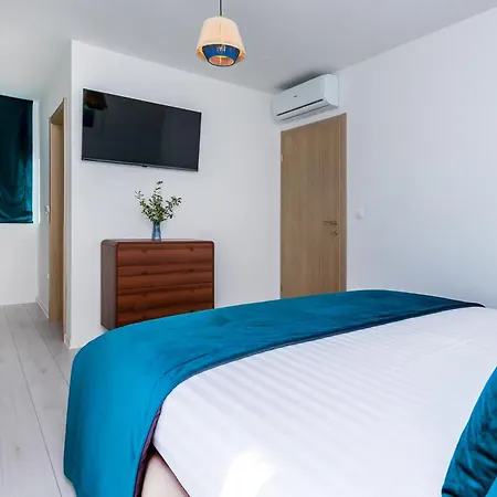 Luxury Klara With Heated Pool, Near Airport&zadar