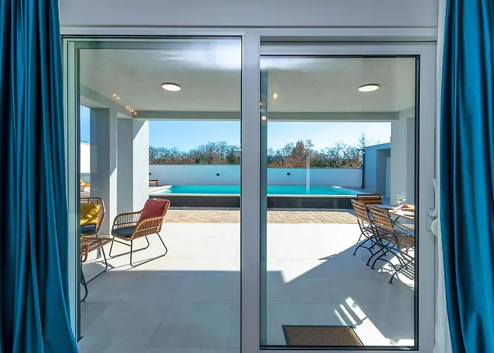 Villa Luxury Klara With Heated Pool, Near Airport&zadar *