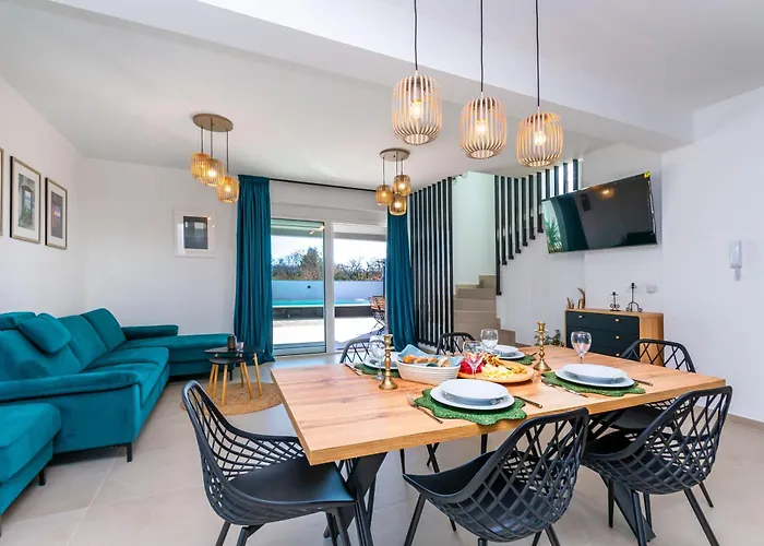 Luxury Klara With Heated Pool, Near Airport&zadar