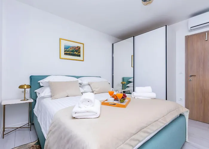 Luxury Klara With Heated Pool, Near Airport&zadar * Murvica (Policnik)