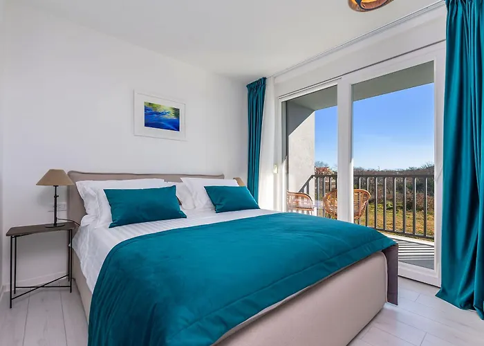 Villa Luxury Klara With Heated Pool, Near Airport&zadar