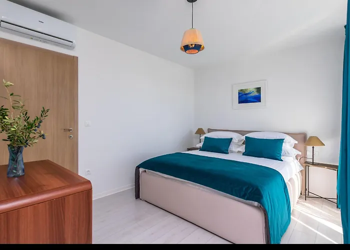Luxury Klara With Heated Pool, Near Airport&zadar Villa