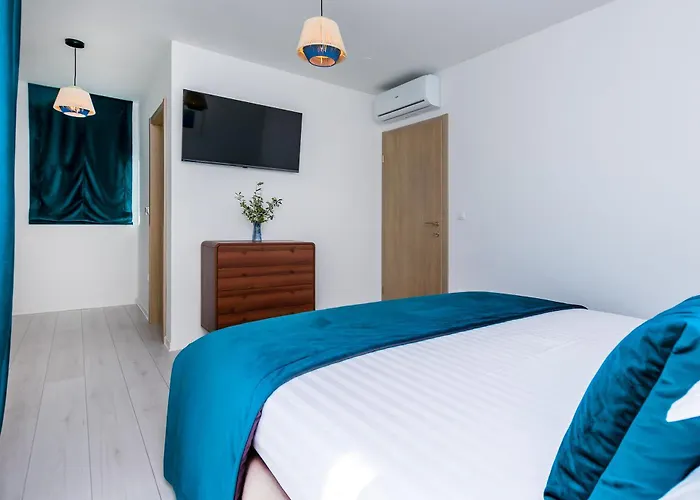 Luxury Klara With Heated Pool, Near Airport&zadar