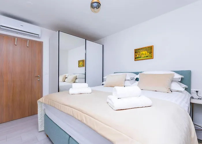 Luxury Klara With Heated Pool, Near Airport&zadar Villa