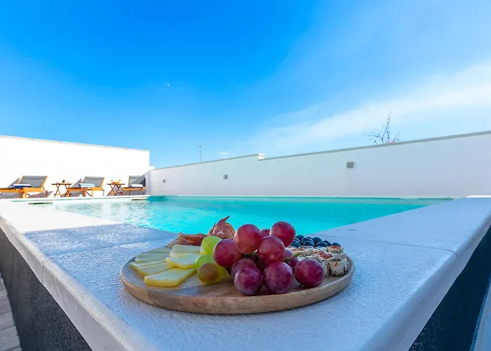 Luxury Klara With Heated Pool, Near Airport&zadar * Murvica (Policnik)