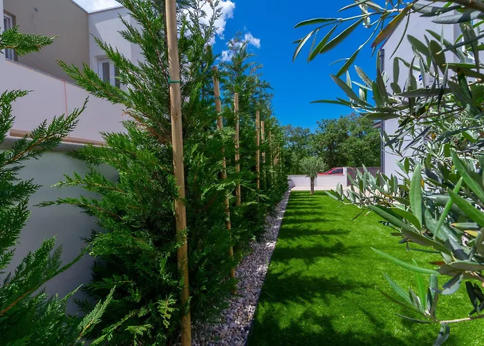 Villa Luxury Klara With Heated Pool, Near Airport&zadar