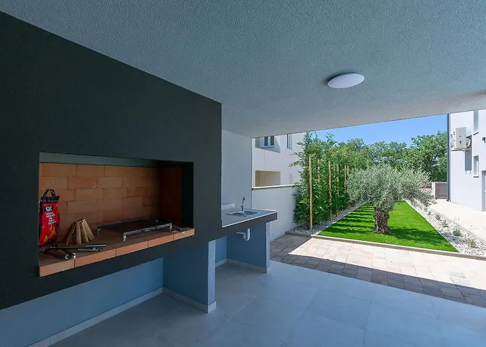 Luxury Klara With Heated Pool, Near Airport&zadar