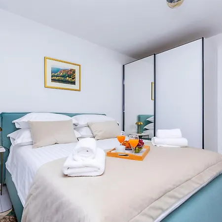 Luxury Klara With Heated Pool, Near Airport&zadar * Murvica (Policnik)