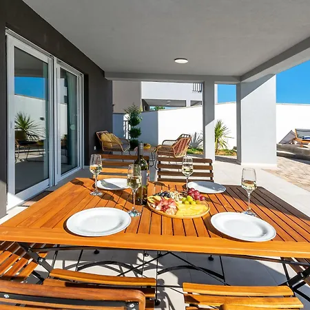 Vila Luxury Klara With Heated Pool, Near Airport&zadar *