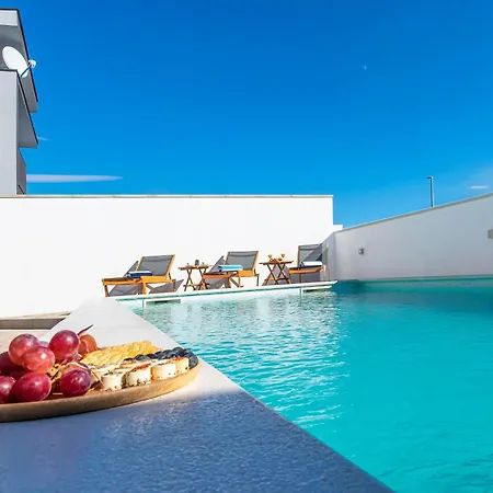 Luxury Klara With Heated Pool, Near Airport&zadar *