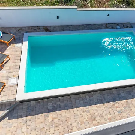 Luxury Klara With Heated Pool, Near Airport&zadar Villa Murvica (Policnik)