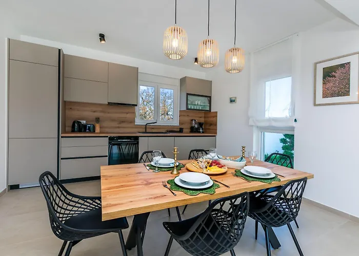 Luxury Klara With Heated Pool, Near Airport&zadar Vila
